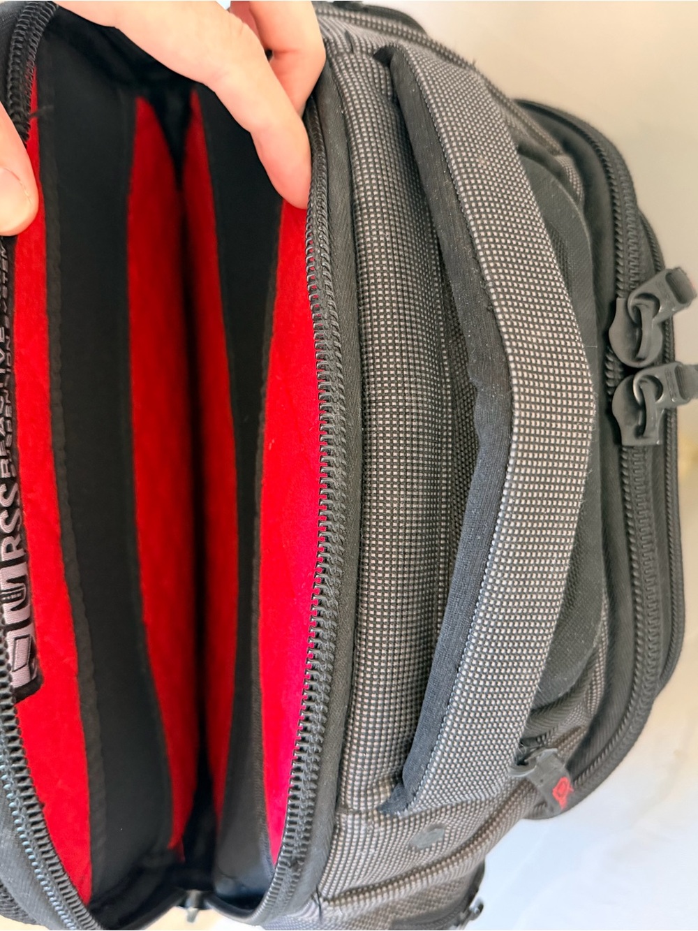 OGIO RENEGADE RSS LAPTOP GREY BACKPACK - Picture 6 of 9